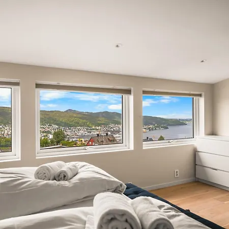 Apartment Panoramic Views - Family At Floyen!