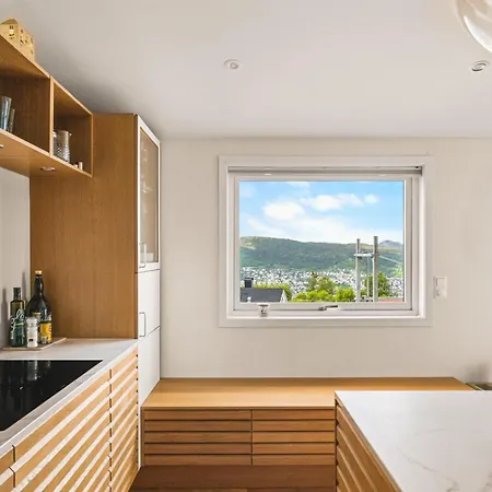 Panoramic Views - Family At Floyen!